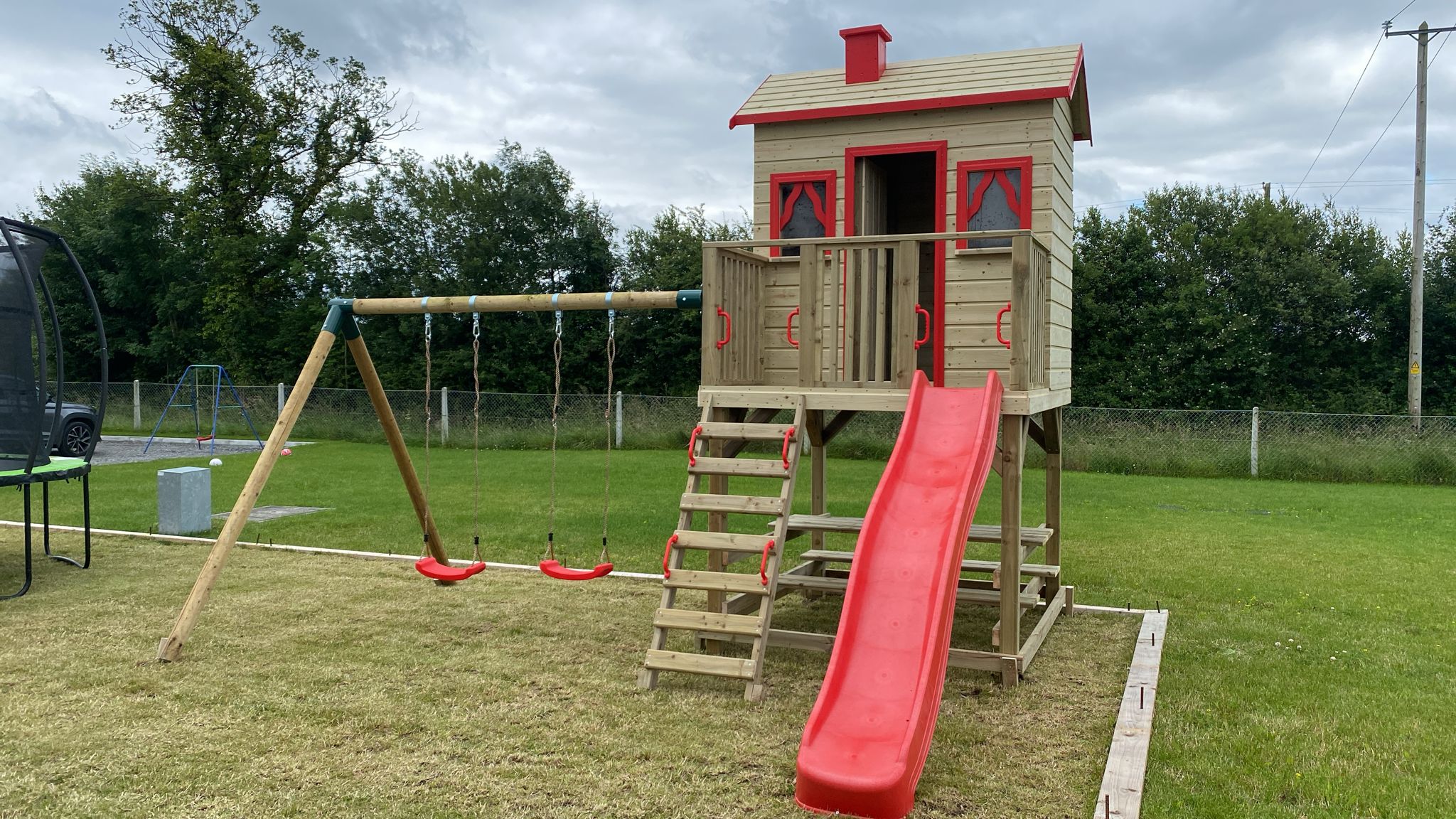 208- Red Wendyhouse – The King Oak - Main Image