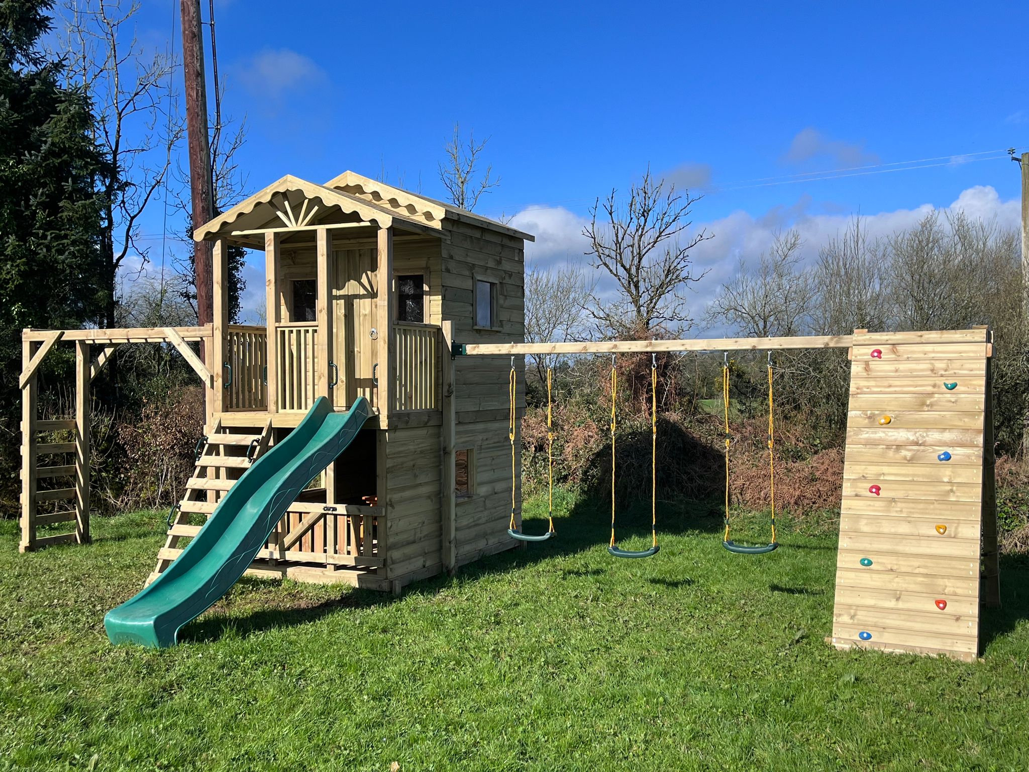211- 9x6 Double Roof Covered-In Playhouse – The King Oak